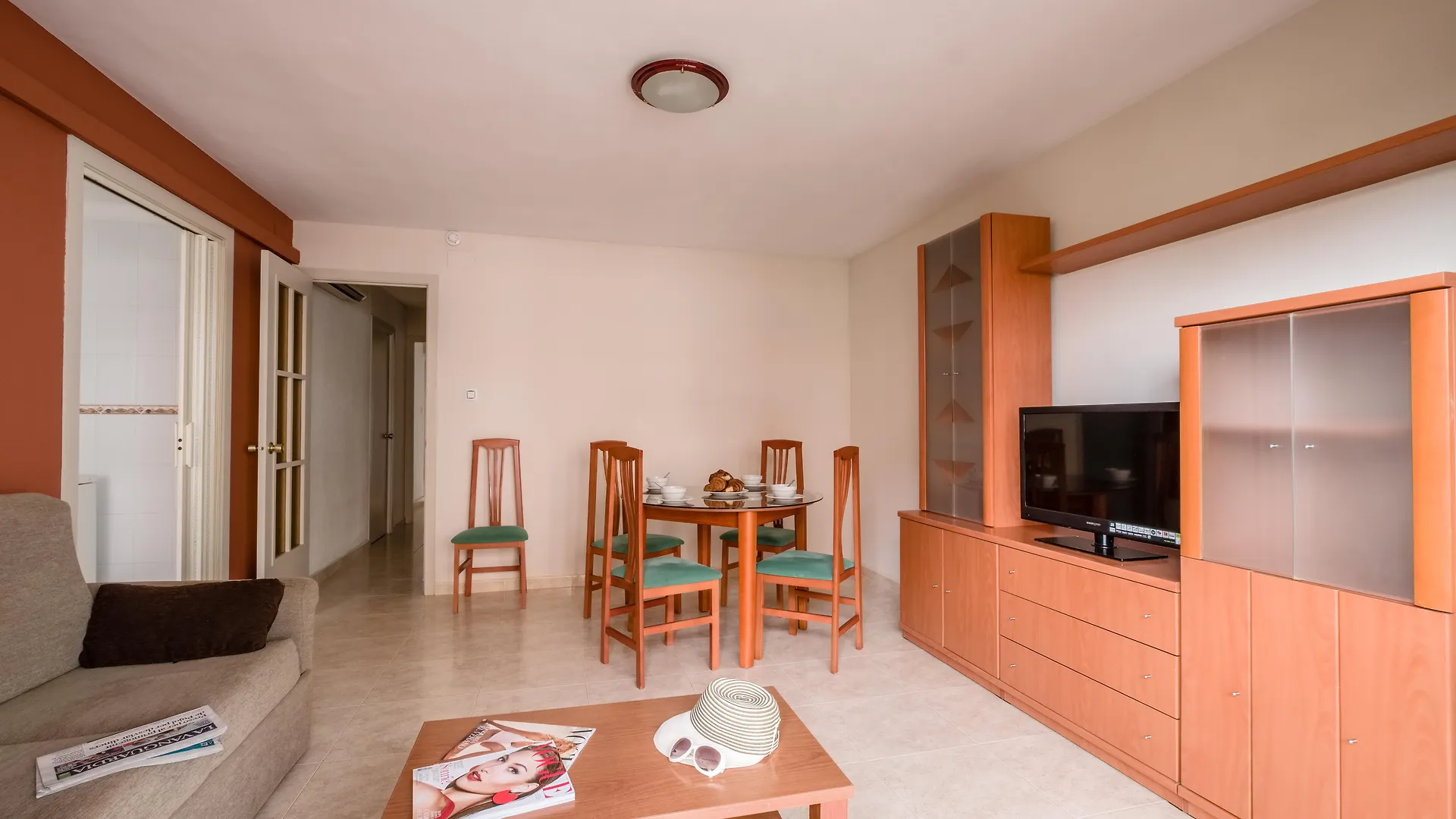 California Apartments Salou 0*,