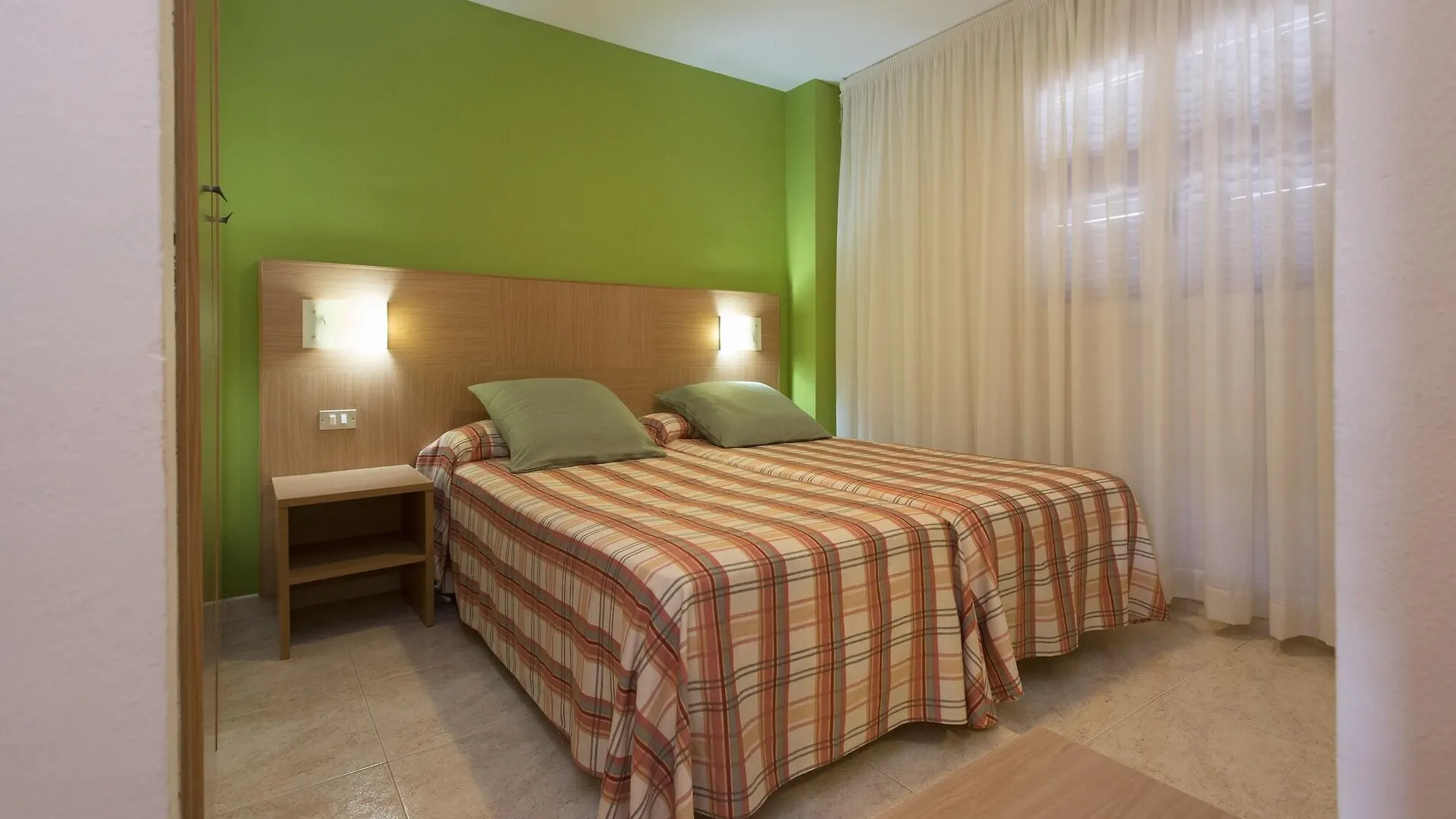 California Apartments Salou 0*,